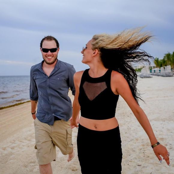 Meet your Posher, Amanda - Picture 1 of 1